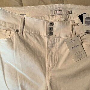 Torrid White Denim Jegging NWT Size 16R